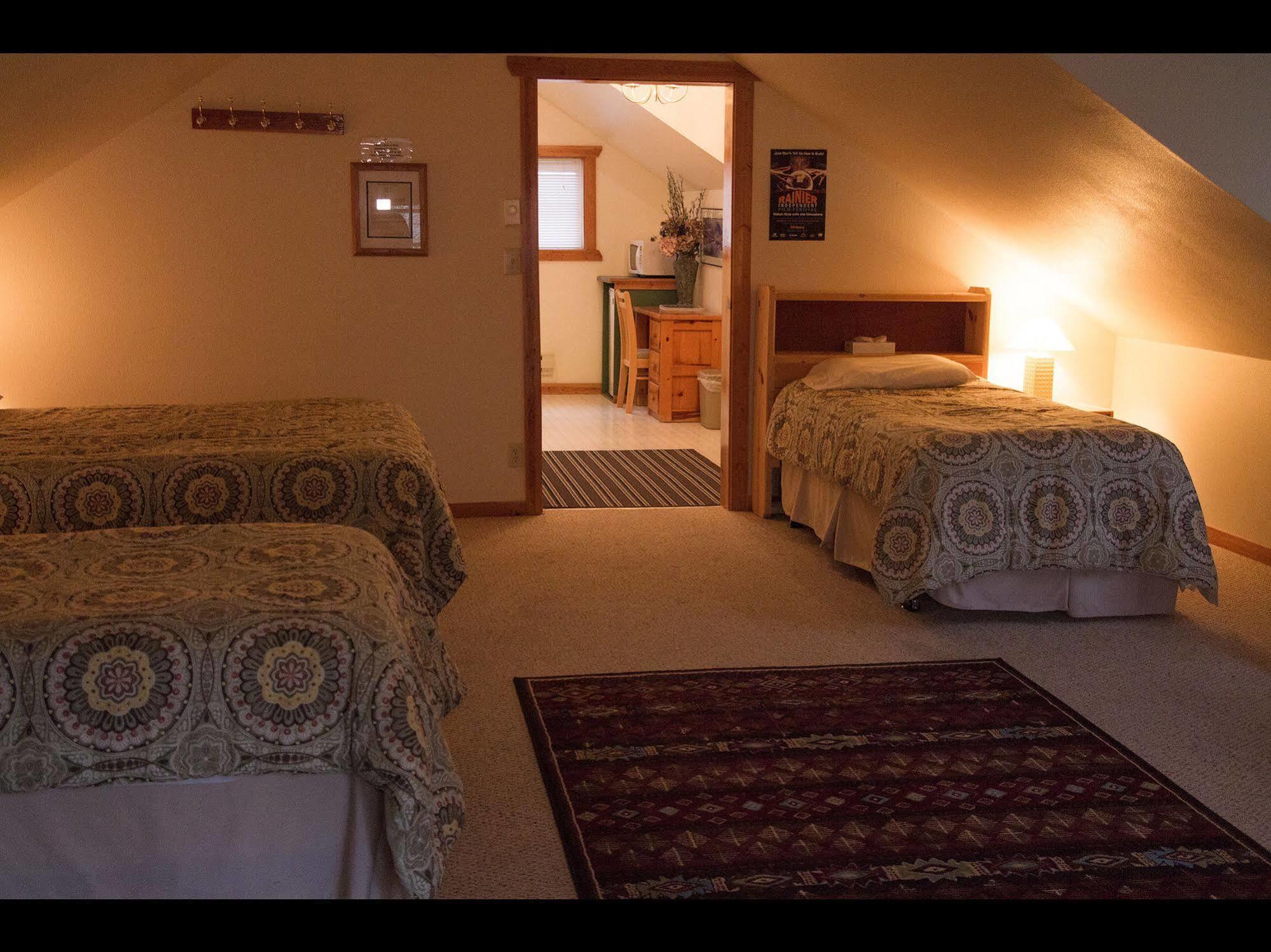 Whittaker'S Motel & Historic Bunkhouse Ashford Esterno foto