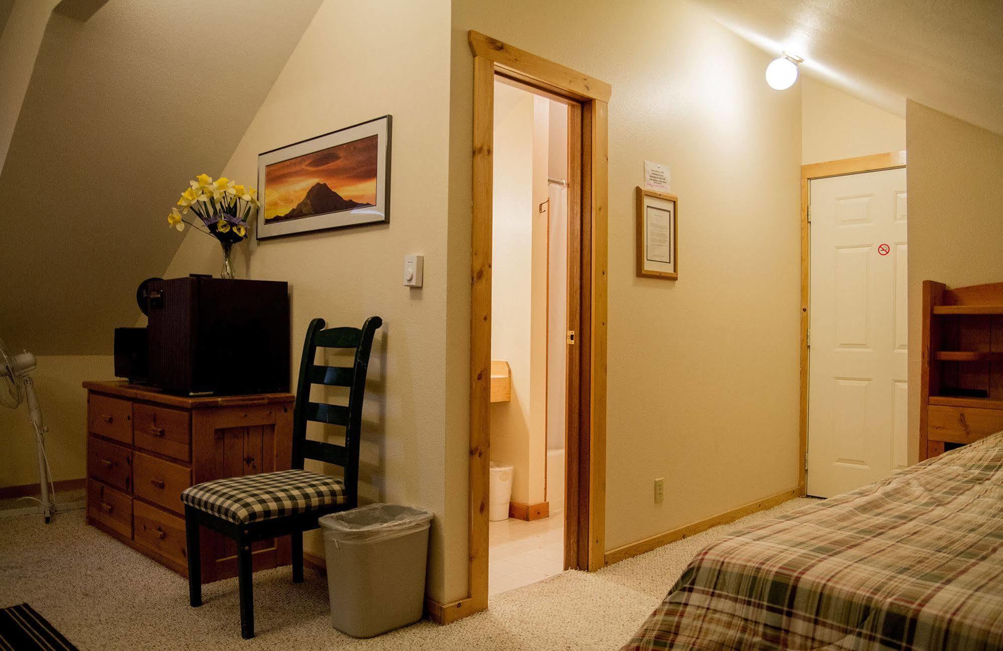 Whittaker'S Motel & Historic Bunkhouse Ashford Esterno foto